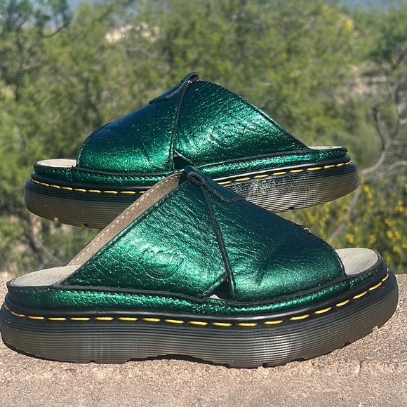 Dr. Martens Shoes - 🏴󠁧󠁢󠁥󠁮󠁧󠁿 Dr. Martens MIE Vintage Green 90’s Platform Mules / Slides UK 6